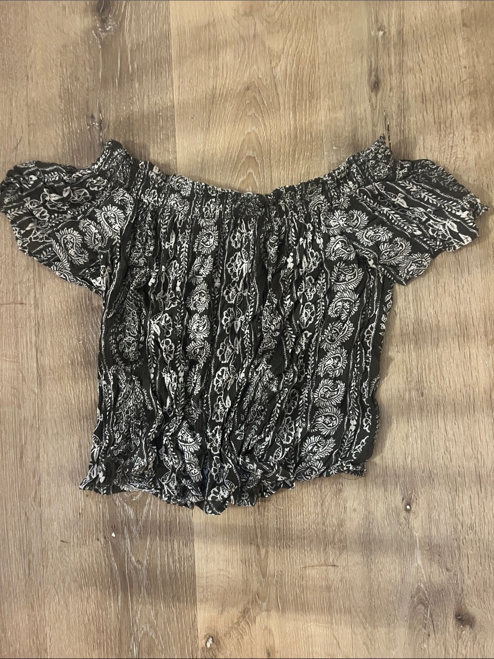 Xhilaration Black & White Paisley Off-Shoulder Smocked Crop Top